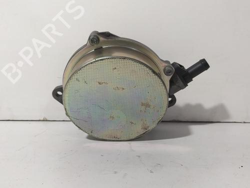 Used Vacuum pump VW TOUAREG (7LA, 7L6, 7L7) 3.0 V6 TDI (225 hp) 15800452