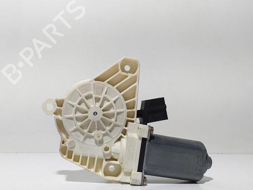 Used Right rear window motor MERCEDES-BENZ S-CLASS (W221, V221) S 350 (221.056, 221.156) (272 hp) 11109654