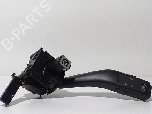 Used Steering column stalk SEAT LEON (1P1) [2005-2013]  10661026