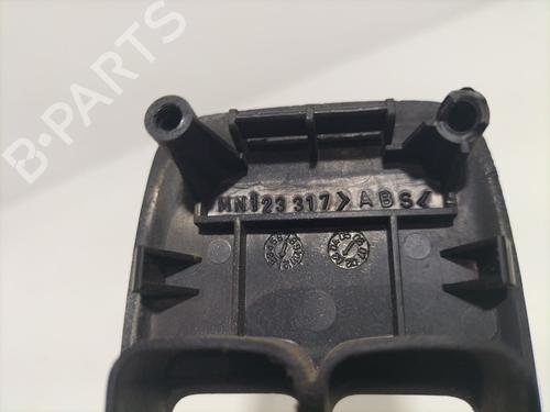 Left front window switch MITSUBISHI PAJERO II (V3_W) 3.2 DiD 4WD | BP17617147I27 