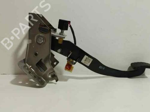 Used Clutch pedal HYUNDAI TUCSON (JM) 2.0 CRDi (140 hp) 16743827