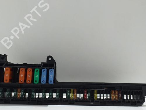 Used Fuse box BMW 6 (E63) 630 i (258 hp) 8255973