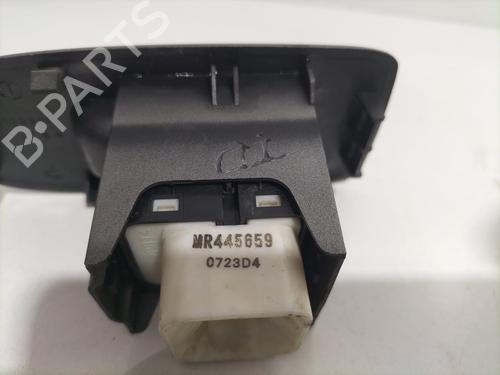 Right rear window switch MITSUBISHI PAJERO II (V3_W) 3.2 DiD 4WD | BP17617089I28 