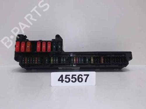 Used Fuse box BMW 5 (E60) 530 i (231 hp) 6135913