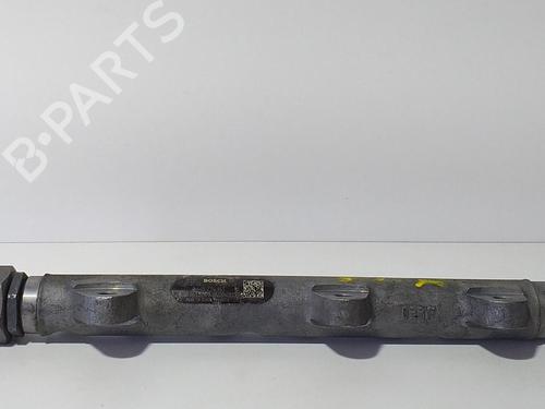 Used Injection rail OPEL VIVARO A Van (X83) [2001-2015]  13401882