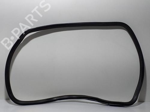 Used Rubber door seal NISSAN TERRANO II (R20) 2.7 TDi 4WD (125 hp) 13965319