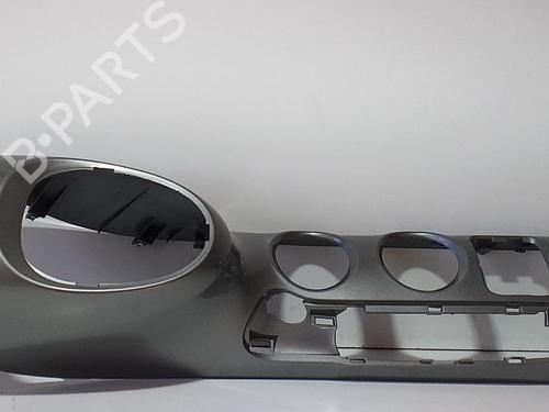 Used Shift knob Shift knob NISSAN JUKE (F15) 1.5 dCi (110 hp) 13965867 13965867