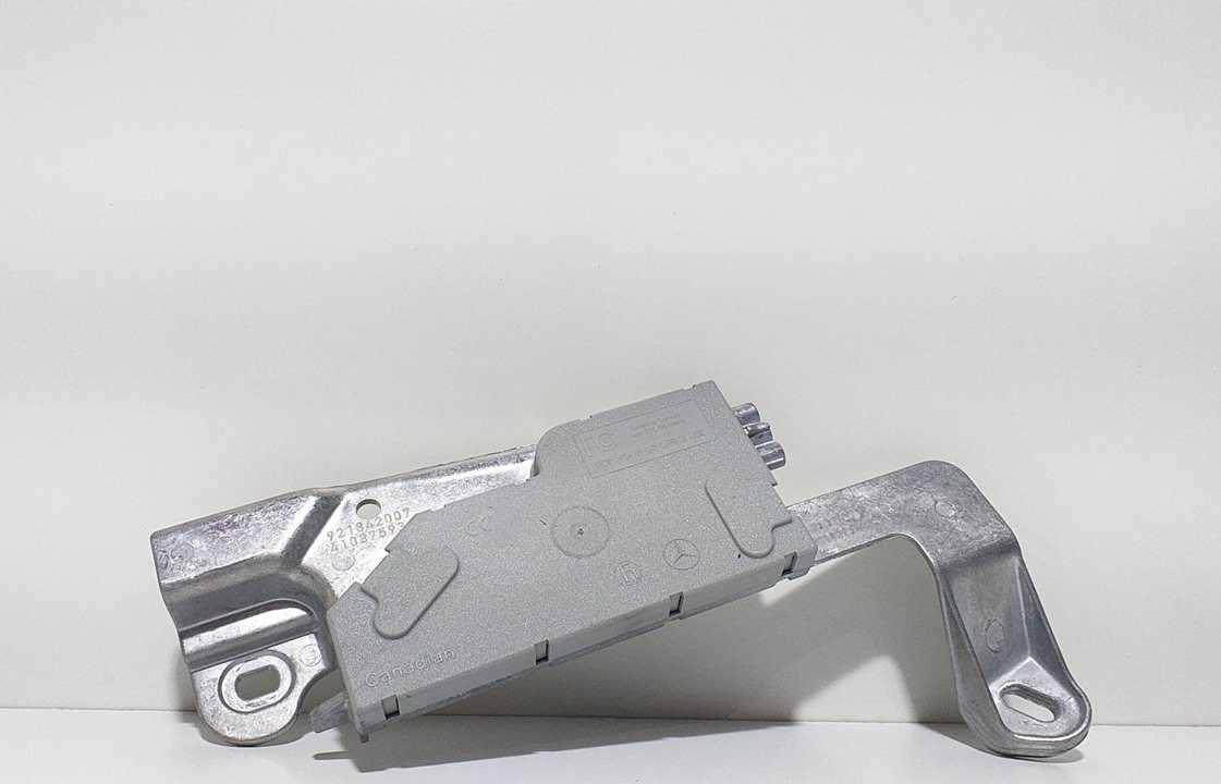 Genuine Mercedes BBDC W211 E-Class Bracket – OEM 2118851314 (Made In Germany)