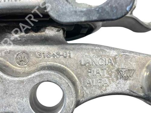 Used Engine mount FIAT DOBLO Cargo (263_) 1.6 D Multijet (90 hp) 31826072