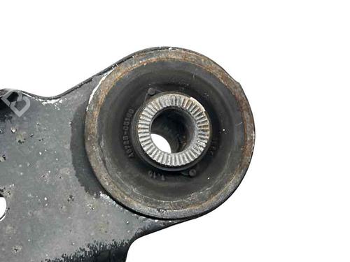 Højre bagtil bærearm Højre bagtil bærearm TOYOTA AURIS (_E18_) 1.8 Hybrid (ZWE186_, ZWE186R) (136 hp) 34237125 34237125