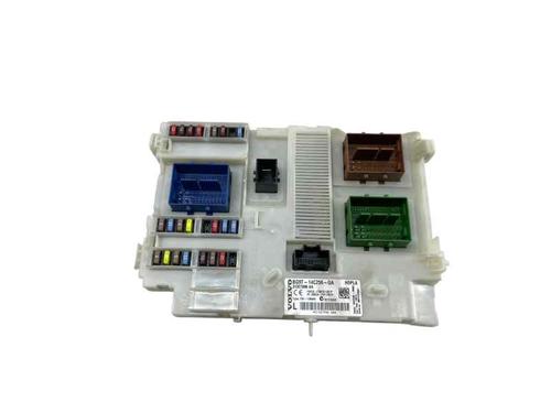 Used Fuse box VOLVO V60 I (155) D4 AWD (181 hp) 29177209