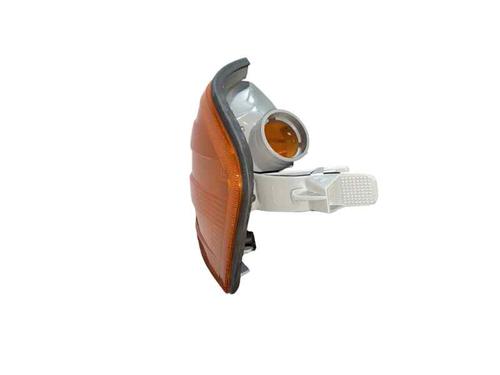 Used Left front indicator MERCEDES-BENZ C-CLASS (W202) [1993-2000]  31870132