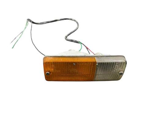 Used Right front indicator Right front indicator SUZUKI SAMURAI Closed Off-Road Vehicle (SJ_) 1.0 All-wheel Drive (SJ410) (45 hp) 25211531 25211531