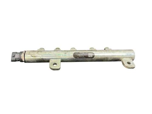 Used Injection rail Injection rail ALFA ROMEO 147 (937_) 1.9 JTD (937.AXD1A, 937.BXD1A, 937.AXV1A, 937.BXB1A,... (115 hp) 28070333 28070333