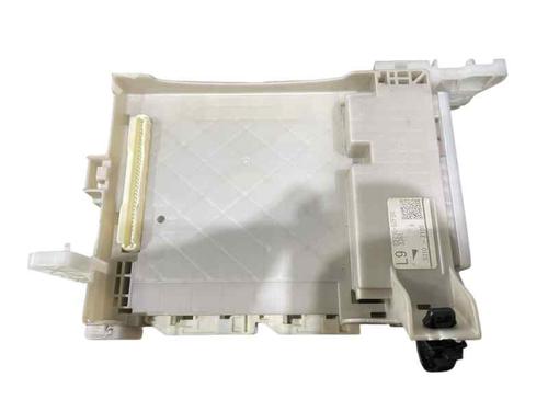 Used Fuse box Fuse box TOYOTA YARIS (_P13_) 1.3 (NSP130_, NSP130) (99 hp) 25211929 25211929