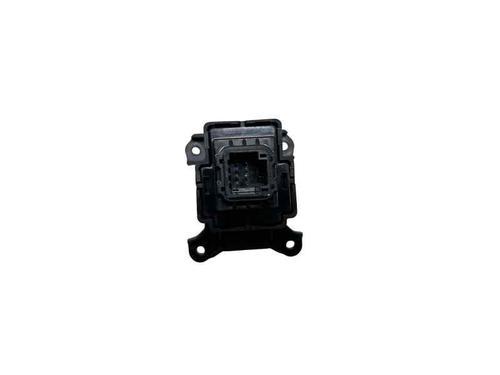 Used Warning switch Warning switch HYUNDAI i30 (PDE, PD, PDEN) 1.6 CRDi (95 hp) 31870771 31870771