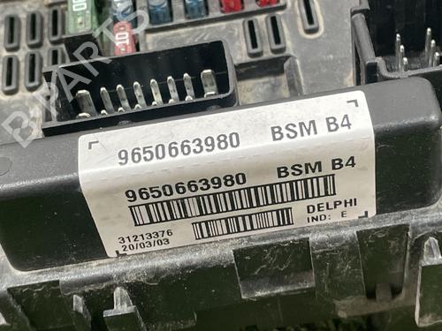 Used Fuse box Fuse box PEUGEOT 307 (3A/C) [2000-2012] 31684571 31684571