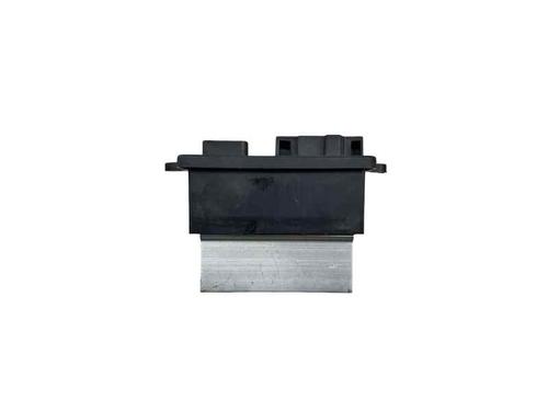 Used Heater resistor Heater resistor PEUGEOT 5008 II (MC_, MJ_, MR_, M4_) 1.2 THP (MRHNYH, MRHNYW, MRHNSJ, MRHNSU, MRHNSM) (131 hp) 31869870 31869870