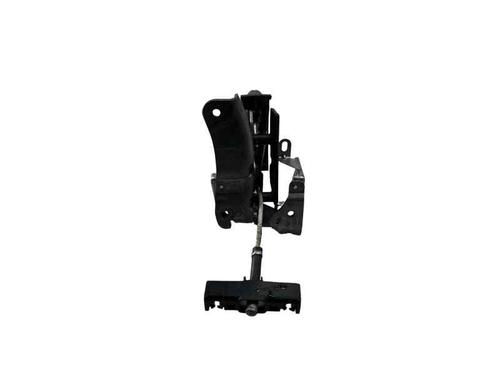 hand-brake-toyota-auris-_e15_-2006-2007-2008-2009-2010-2011-2012-2013-31965626 main image