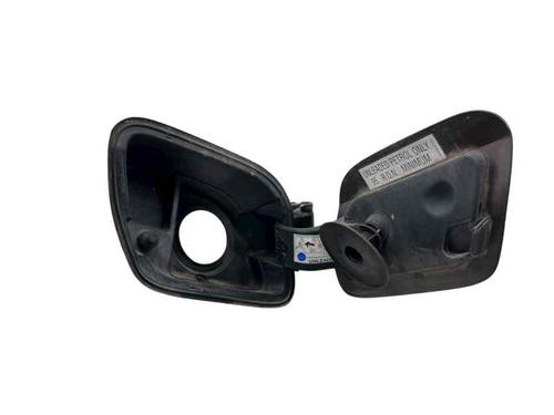 fuel-flap-fiat-tipo-hatchback-356_-357_-2016-33536308 main image