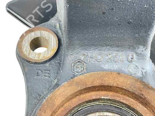 Used Right front steering knuckle Right front steering knuckle VW TRANSPORTER T5 Van (7HA, 7HH, 7EA, 7EH) 2.5 TDI (130 hp) 26651966 26651966