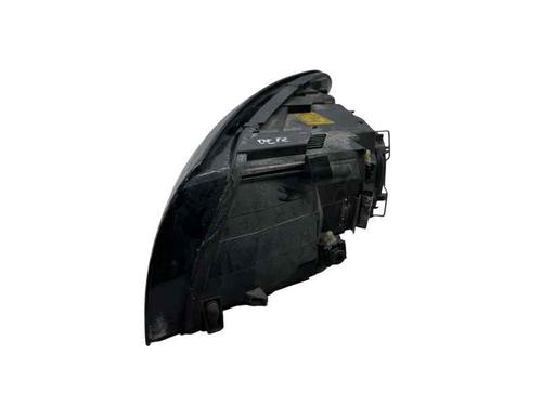 Used Right headlight Right headlight VOLVO C30 (533) 2.0 D (136 hp) 31012301 31012301