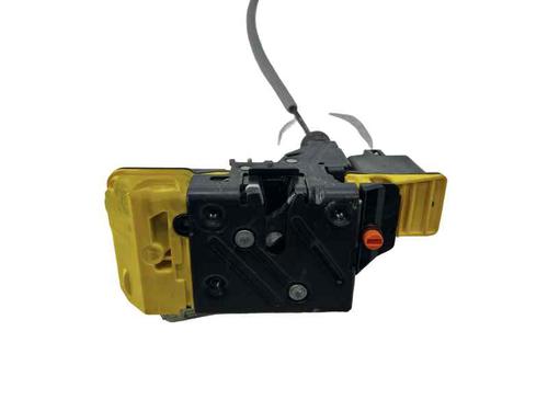 Fechadura trás esquerda VOLVO XC90 I (275) D5 AWD (163 hp) 31352046