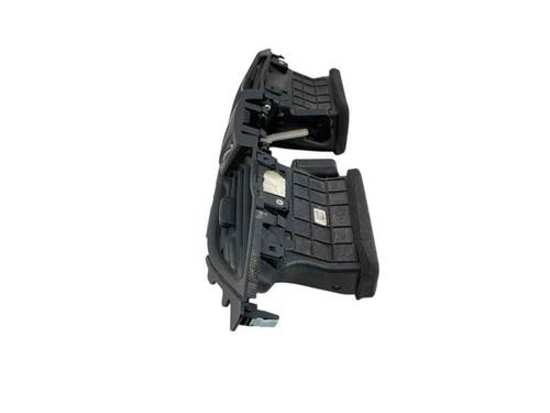 Used Air vent HYUNDAI i30 (PDE, PD, PDEN) 1.6 CRDi (110 hp) 27450032