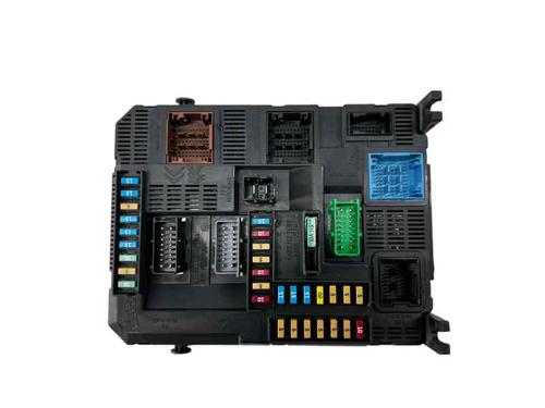 Used Fuse box PEUGEOT 208 II (UB_, UP_, UW_, UJ_) 1.2 VTi 82 (82 hp) 30586653