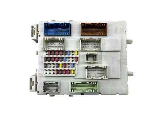 Used Fuse box VOLVO V40 Hatchback (525) D3 (150 hp) 31063857