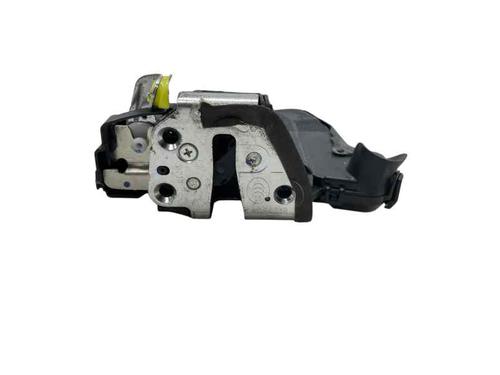 front-left-lock-toyota-auris-_e18_-2012-2013-2014-2015-2016-2017-2018-2019-27924273 main image