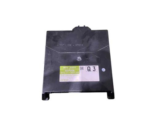 Used Electronic module TOYOTA YARIS (_P13_) 1.3 (NSP130_, NSP130) (99 hp) 25211926