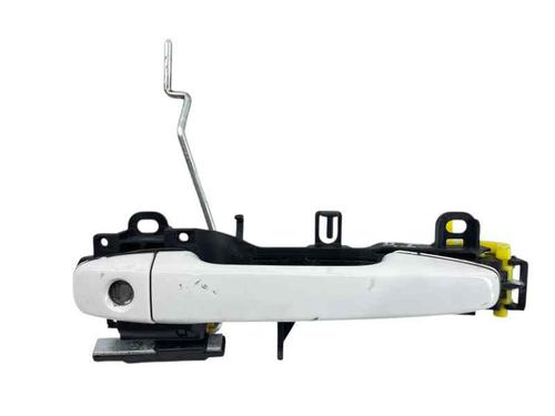 front-left-exterior-door-handle-toyota-verso-_r2_-2009-2010-2011-2012-2013-2014-2015-2016-2017-2018-26173326 main image