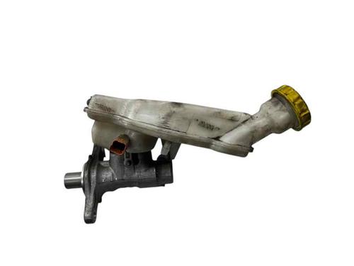 Used Brake master cylinder Brake master cylinder PEUGEOT 208 II (UB_, UP_, UW_, UJ_) 1.2 VTi 82 (82 hp) 30844523 30844523
