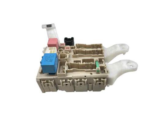 Used Fuse box Fuse box TOYOTA VERSO (_R2_) 1.6 D4-D (WAR20_) (112 hp) 26173345 26173345
