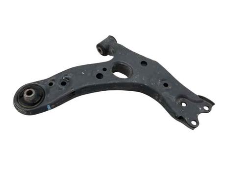 Used Left front suspension arm TOYOTA AURIS (_E18_) 1.4 D-4D (NDE180_, NDE180R) (90 hp) 27889166