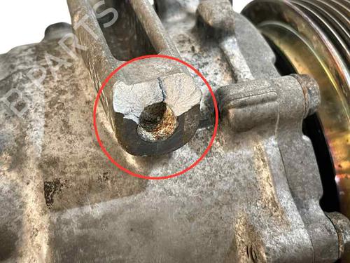 Used AC compressor AC compressor PEUGEOT 407 (6D_) 2.0 HDi 135 (6DRHRH, 6DRHRE, 6DRHRG, 6DRHRJ) (136 hp) 30270631 30270631