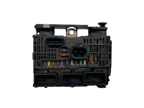 Used Fuse box Fuse box PEUGEOT 407 (6D_) 2.0 HDi 135 (6DRHRH, 6DRHRE, 6DRHRG, 6DRHRJ) (136 hp) 32978206 32978206