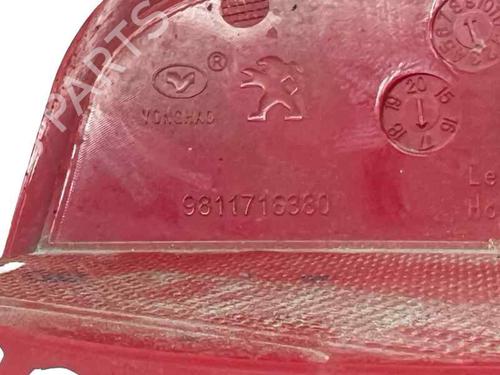 Used Rear bumper right light Rear bumper right light PEUGEOT 3008 II SUV (MC_, MR_, MJ_, M4_) 1.5 BlueHDi 130 (131 hp) 33424064 33424064