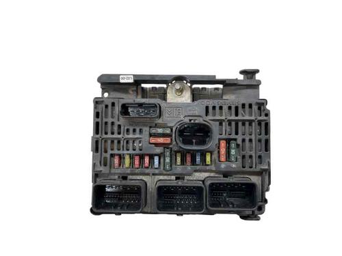 Boîte à Fusibles PEUGEOT 407 (6D_) 2.0 HDi 135 (6DRHRH, 6DRHRE, 6DRHRG, 6DRHRJ) (136 hp) 29298696