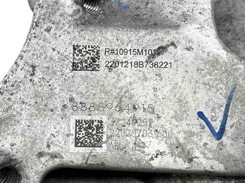 Used Right rear steering knuckle Right rear steering knuckle VOLVO XC40 (536) T2 (129 hp) 33424544 33424544