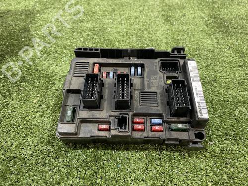 Sikringsdåse PEUGEOT PARTNER MPV (5_, G_) [1996-2026]  31684304