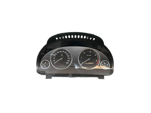 Used Instrument cluster BMW 5 Touring (F11) 520 d (184 hp) 25211195