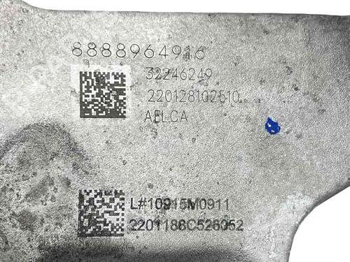 Used Left rear steering knuckle Left rear steering knuckle VOLVO XC40 (536) T2 (129 hp) 32490515 32490515