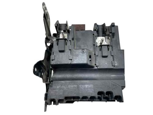 Used Fuse box PEUGEOT 308 SW II (LC_, LJ_, LR_, LX_, L4_) 1.6 THP 155 (156 hp) 29383074