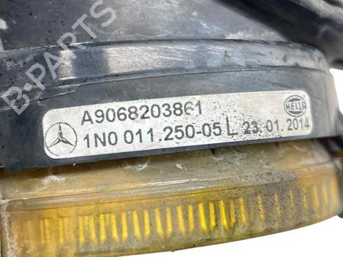 Used Left front fog light MERCEDES-BENZ SPRINTER 3,5-t Van (B906) 313 CDI (906.631, 906.633, 906.635, 906.637) (129 hp) 29298687
