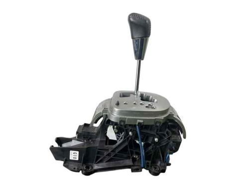 Used Gear lever Gear lever TOYOTA YARIS (_P13_) 1.3 (NSP130_, NSP130) (99 hp) 25211909 25211909