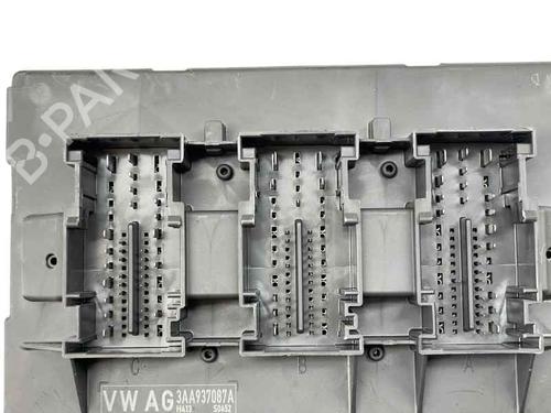 Used Electronic module Electronic module VW PASSAT B7 (362) 2.0 TDI (140 hp) 30718131 30718131