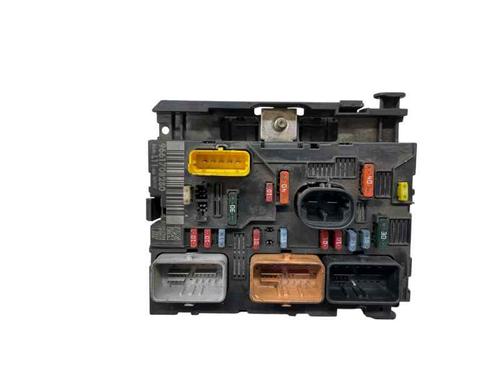 Boîte à Fusibles PEUGEOT 307 SW (3H) 1.6 HDI 110 (109 hp) 29298694