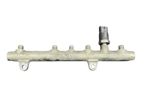 Used Injection rail Injection rail RENAULT SCÉNIC I MPV (JA0/1_, FA0_) 1.9 dCi (JA05, JA1F) (102 hp) 31869736 31869736